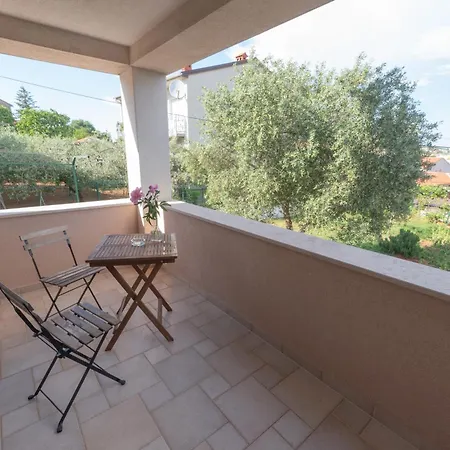 Apartamento Nelkas Pula