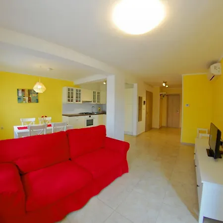 Apartamento Nelkas *