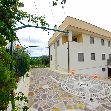 Apartamento Nelkas